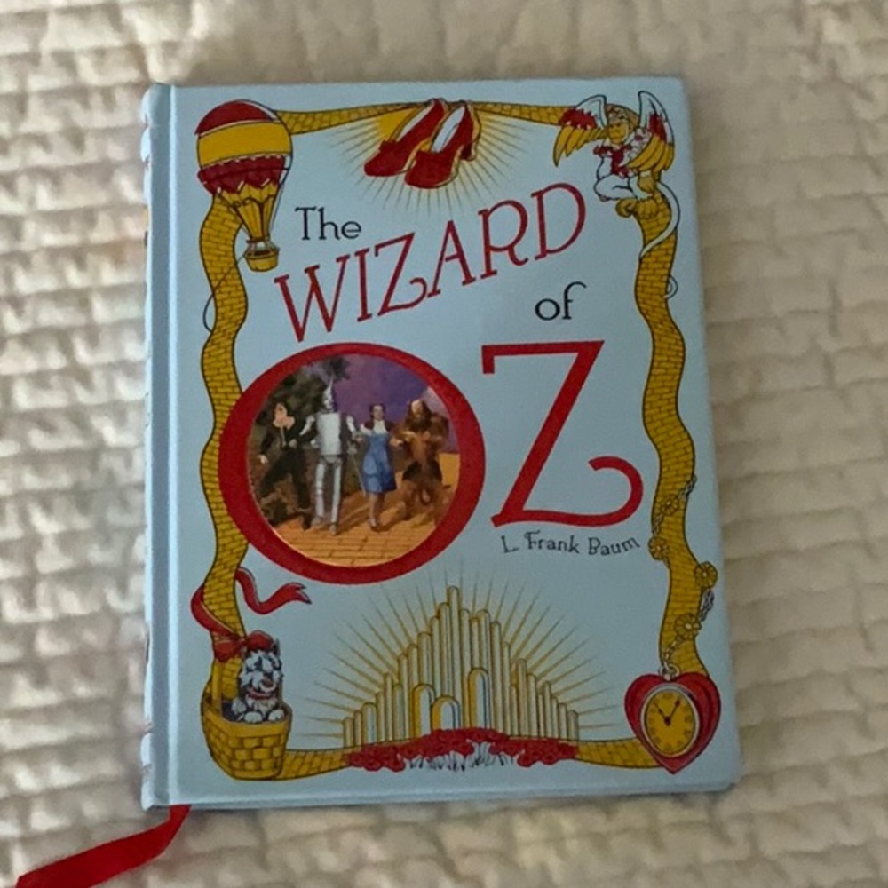 Wizard of Oz - Hardback book